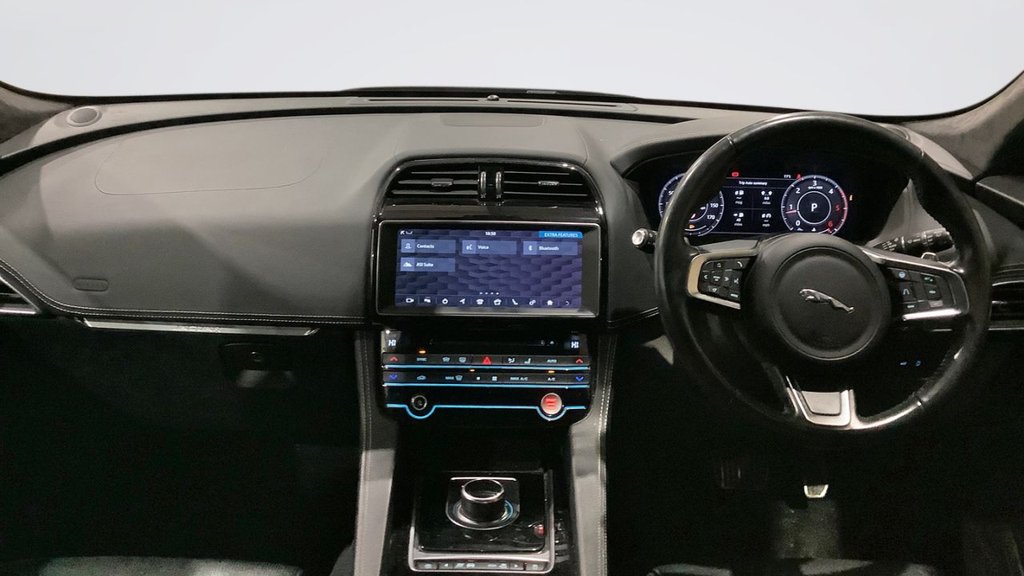 Used Jaguar F-Pace 2020 for sale - 77820613: Photo 2