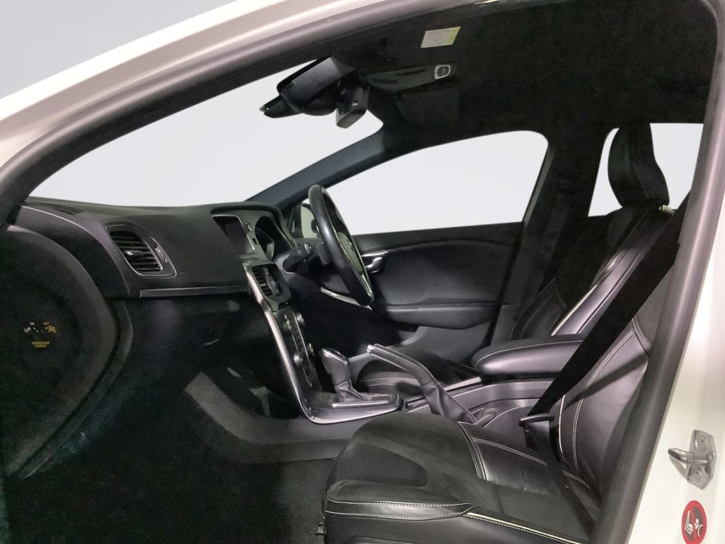 Used Volvo V40 2017 for sale - 76147606: Photo 10
