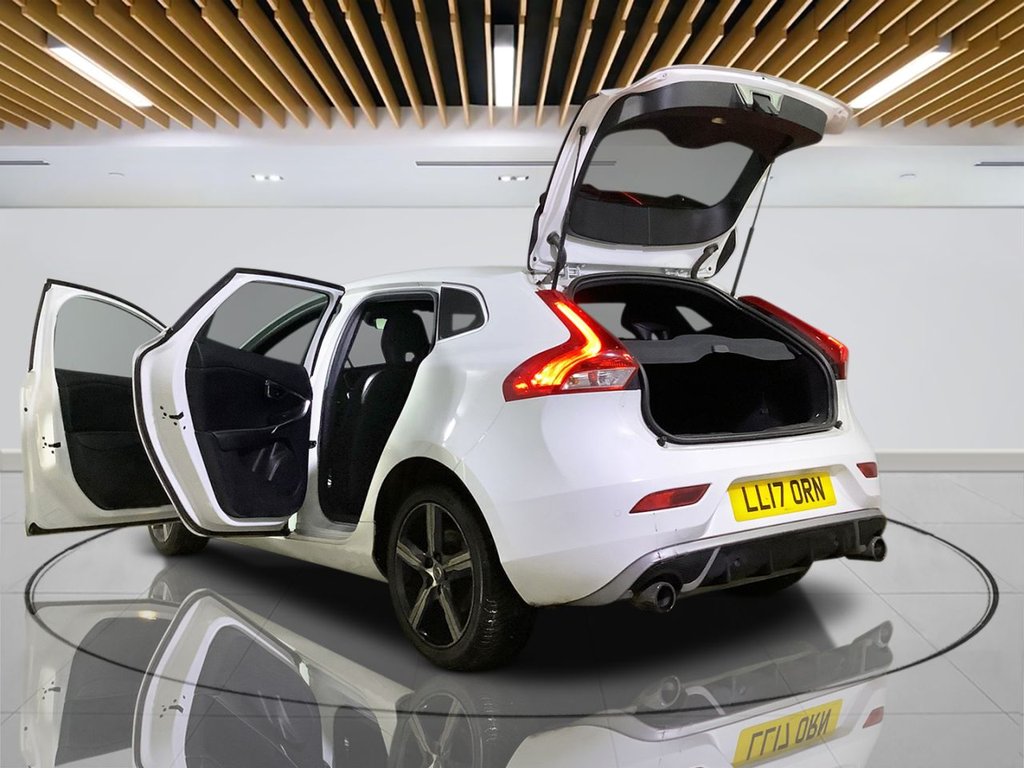 Used Volvo V40 2017 for sale - 76147606: Photo 8