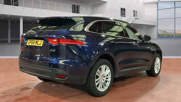 Used Jaguar F-Pace 2018 for sale - 76228965: Photo 4