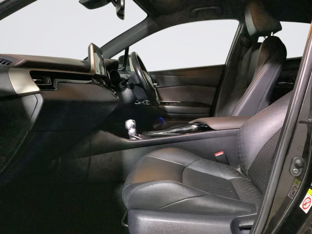 Used Toyota C-HR 2018 for sale - 76048201: Photo 12