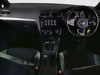 Used Volkswagen Golf 2017 for sale - 76303810: Photo 3