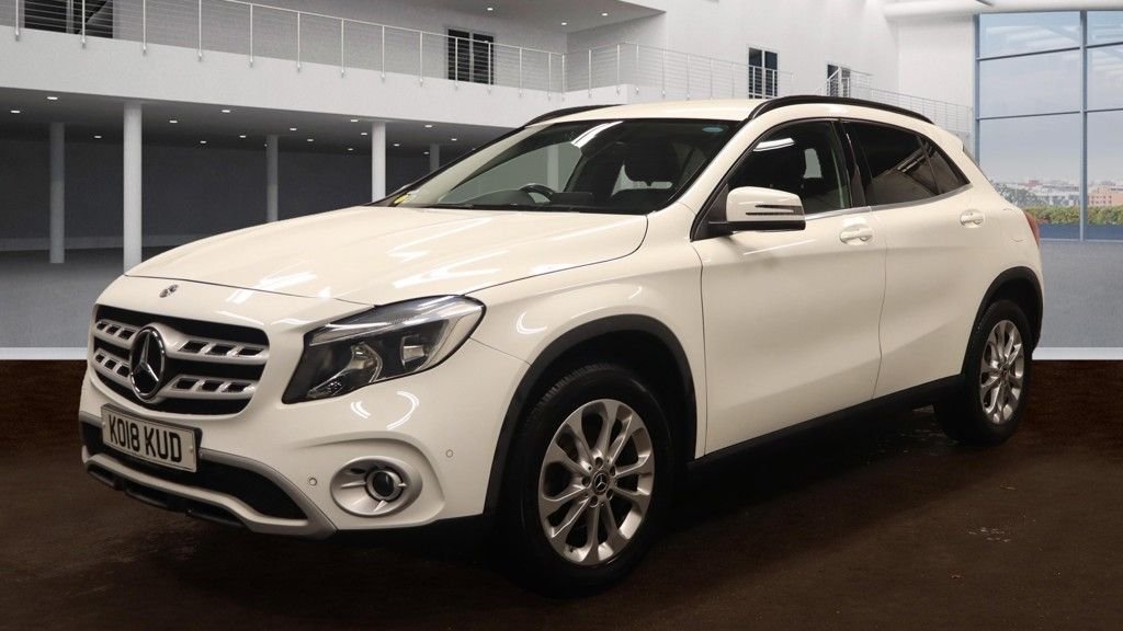 Used Mercedes-Benz GLA 2018 for sale - 76496657: Photo 2