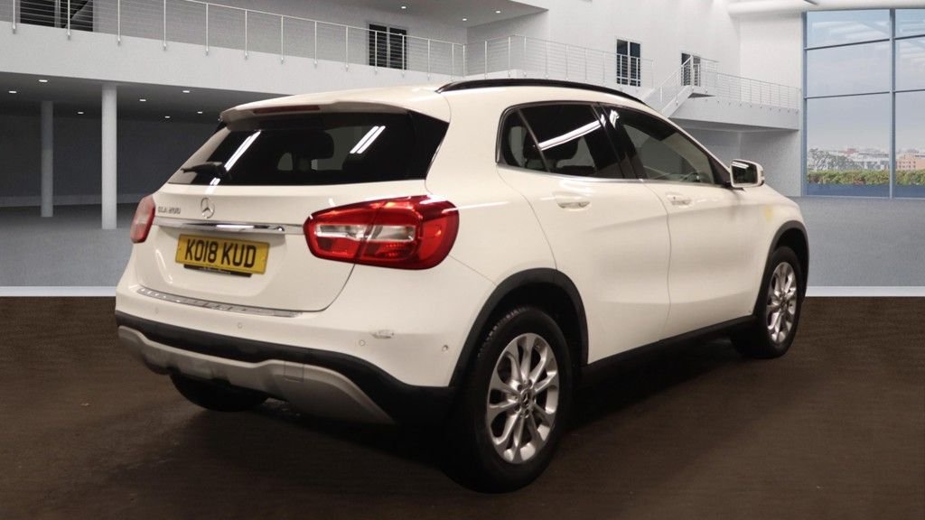 Used Mercedes-Benz GLA 2018 for sale - 76496657: Photo 4