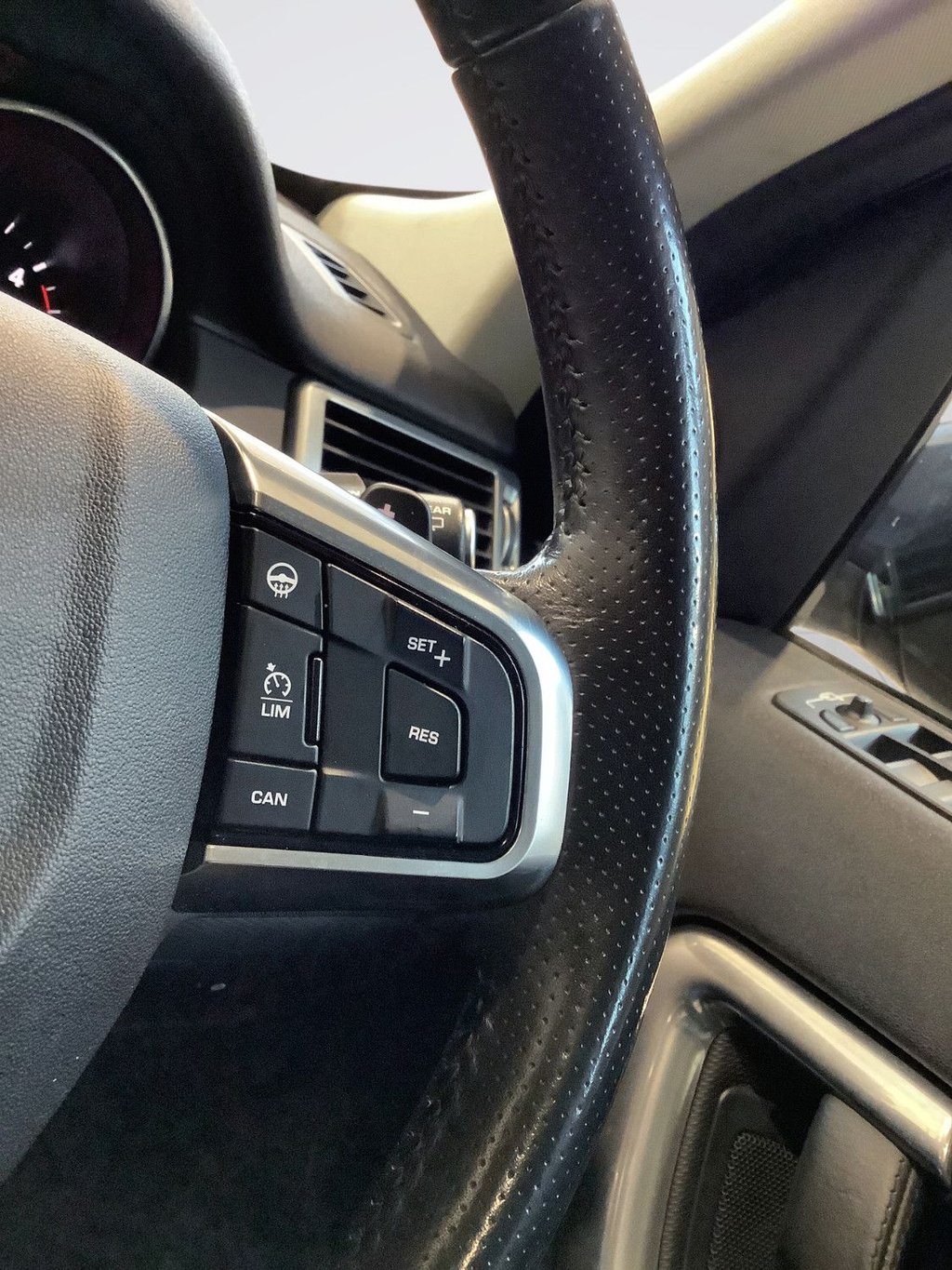 Used Land Rover Discovery Sport 2018 for sale - 77313287: Photo 18