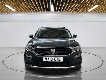 Used Volkswagen T-Roc 2018 for sale - 78524555: Photo