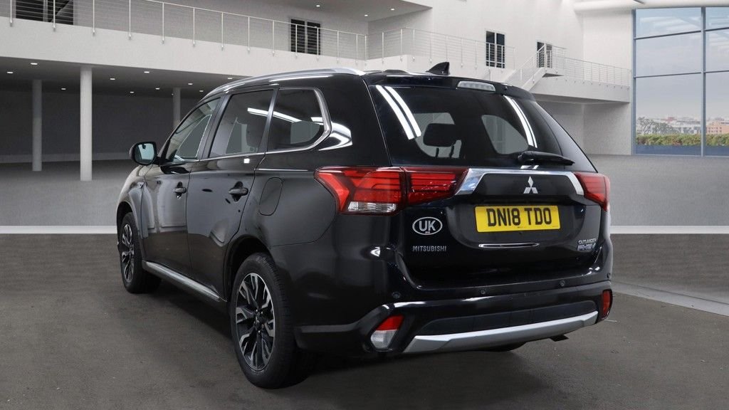 Used Mitsubishi Outlander 2018 for sale - 76509557: Photo 3