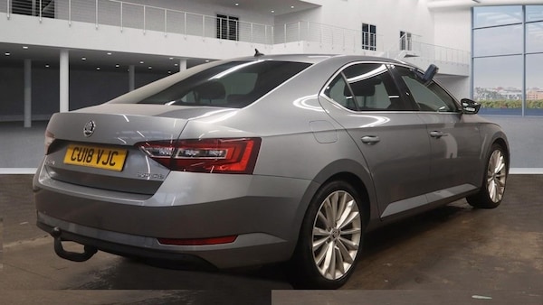 Used Skoda Superb 2018 for sale - 76303840: Photo 4