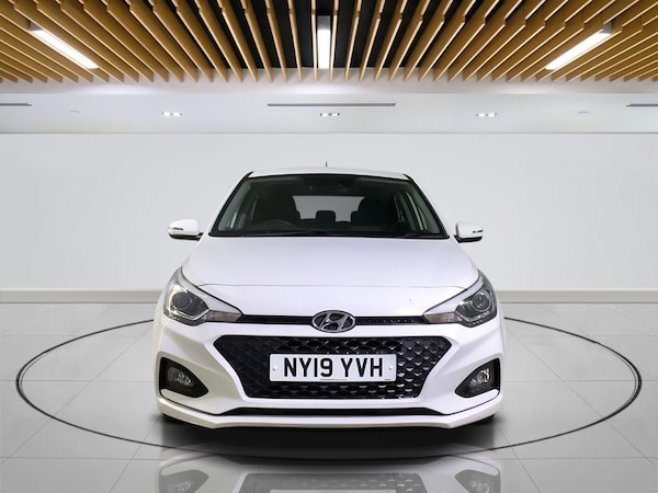 Used Hyundai i20 2019 for sale - 76229119: Photo 2