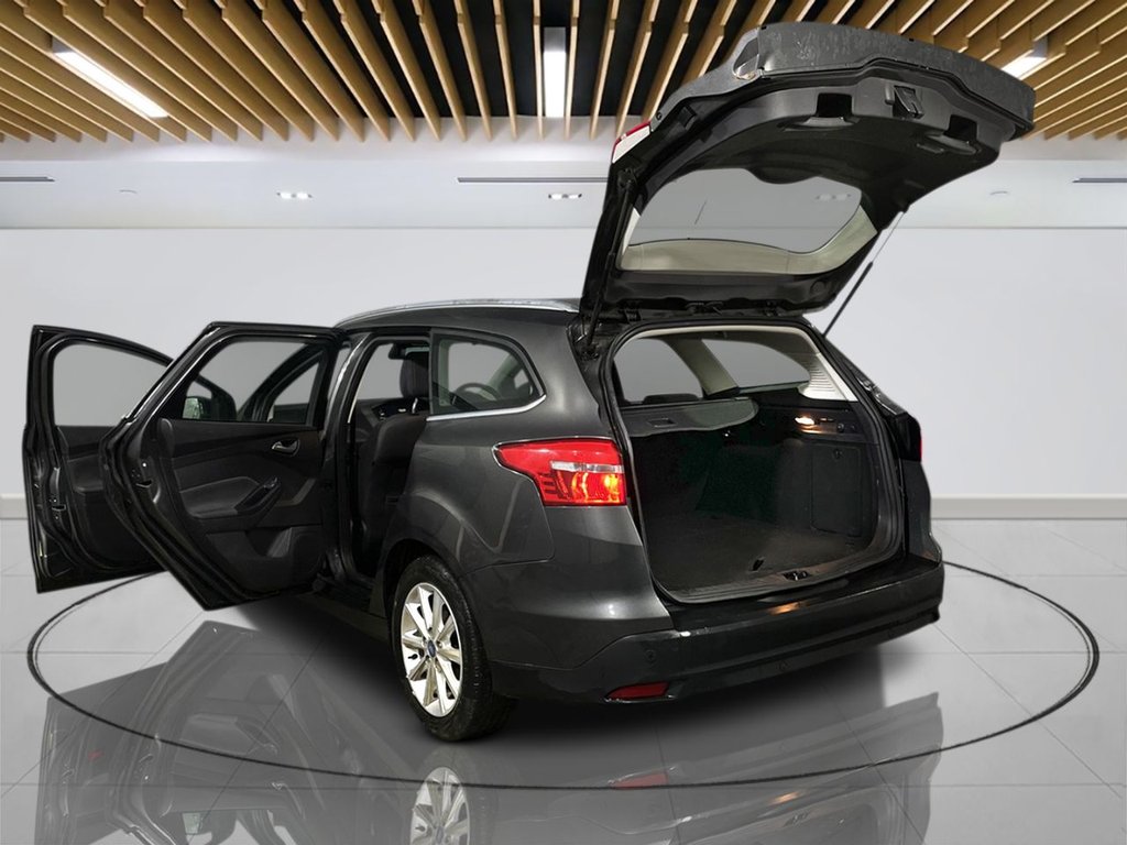 Used Ford Focus 2015 for sale - 76710909: Photo 11