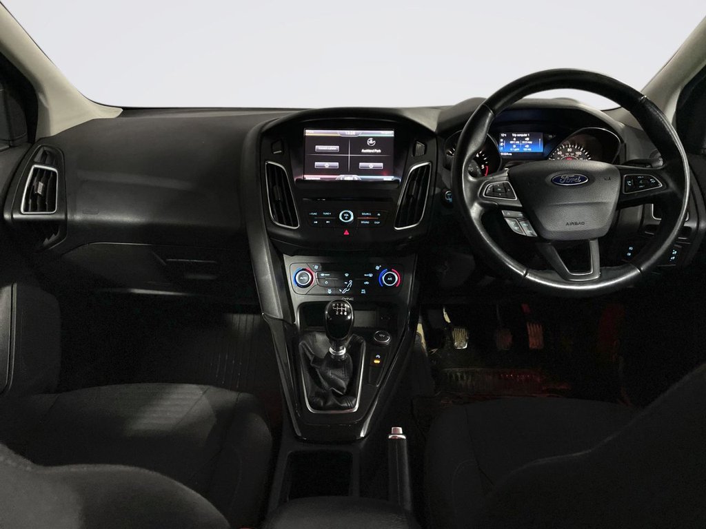 Used Ford Focus 2015 for sale - 76710909: Photo 3