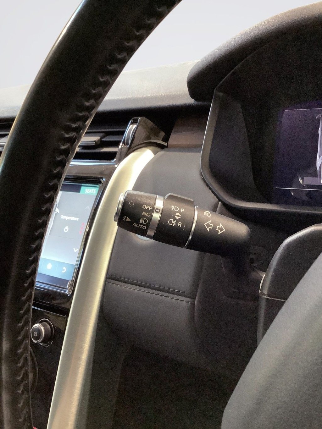 Used Land Rover Discovery 2018 for sale - 78140718: Photo 15