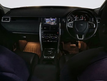 Used Land Rover Discovery Sport 2017 for sale - 76582151: Photo