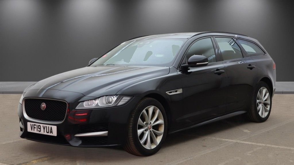Used Jaguar XF 2019 for sale - 78134081: Photo 2