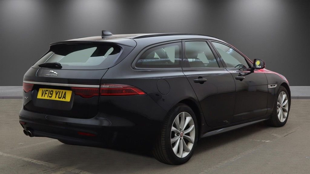 Used Jaguar XF 2019 for sale - 78134081: Photo 4