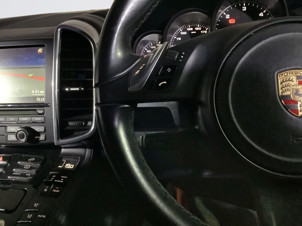 Used Porsche Cayenne 2014 for sale - 76654477: Photo 17