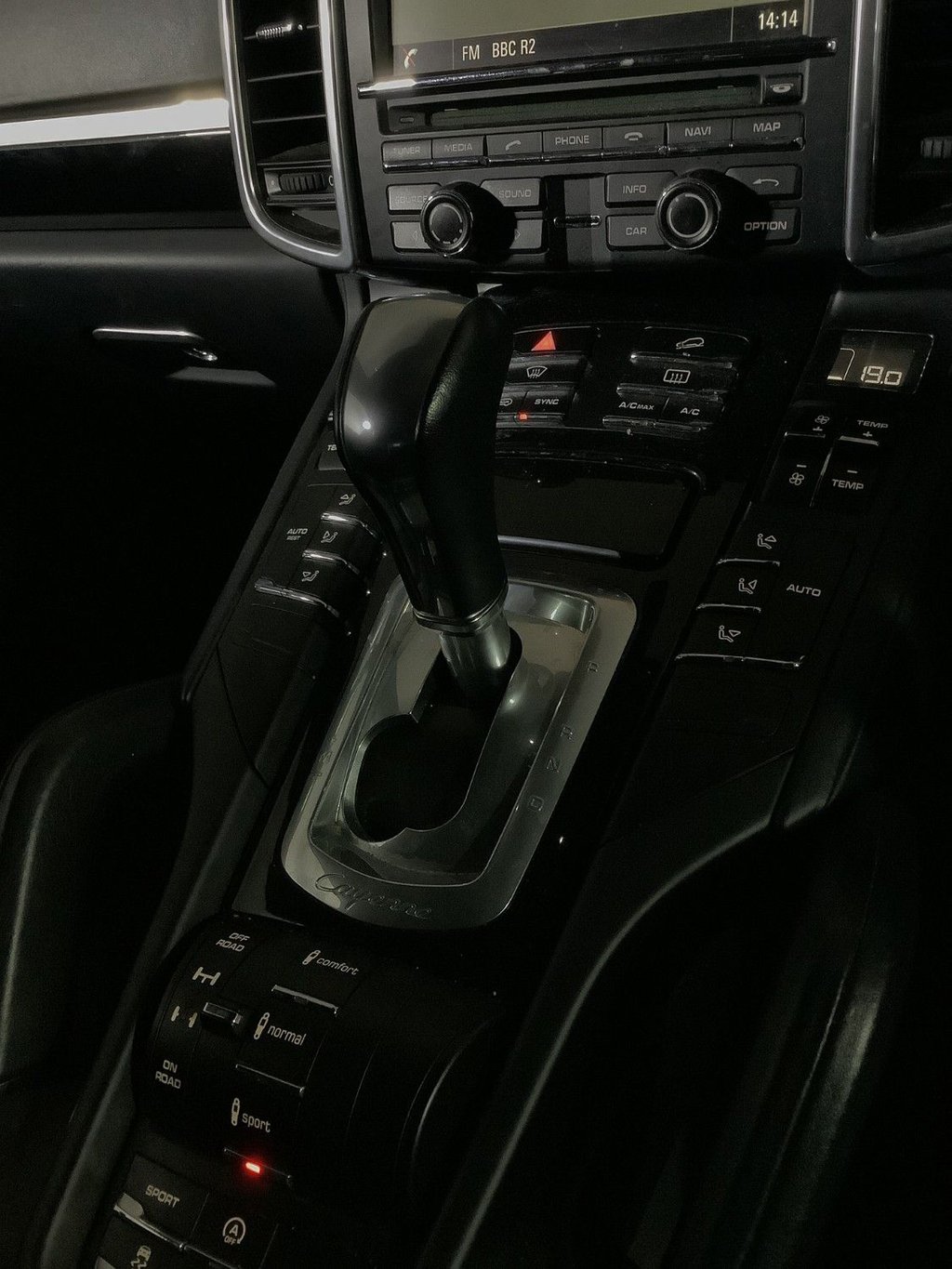 Used Porsche Cayenne 2014 for sale - 76654477: Photo 24