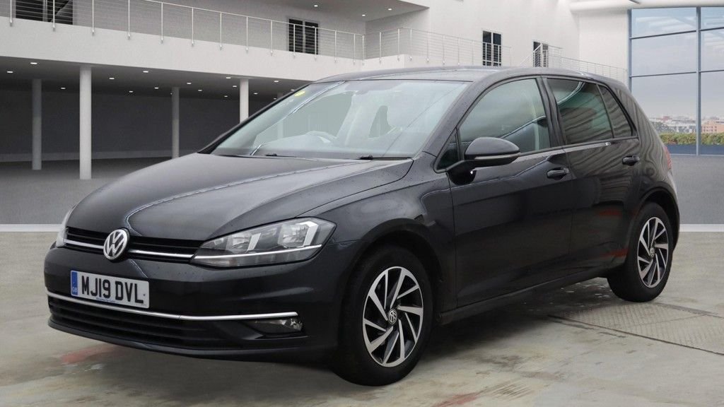 Used Volkswagen Golf 2019 for sale - 77571471: Photo 2