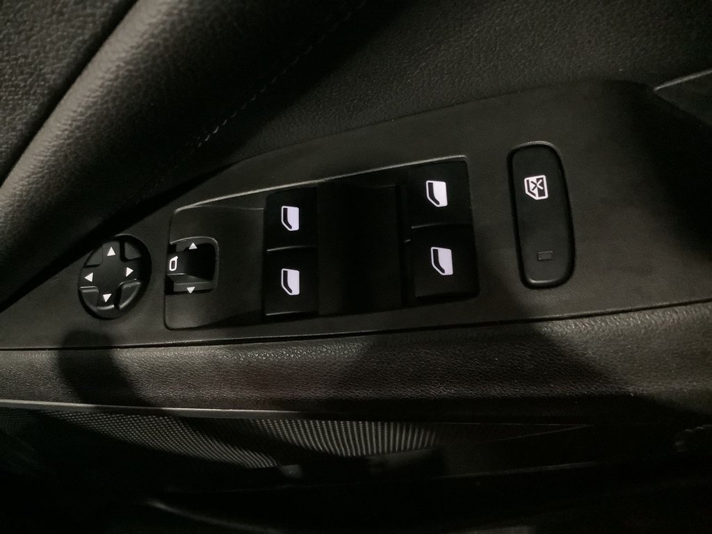 Used Vauxhall Crossland 2021 for sale - 77139489: Photo 23