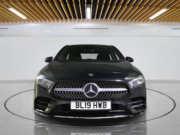 Used Mercedes-Benz A-Class 2019 for sale - 76111911: Photo 2