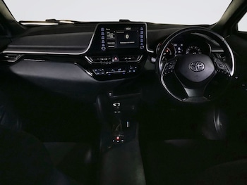 Used Toyota C-HR 2020 for sale - 76539678: Photo