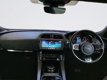 Used Jaguar F-Pace 2019 for sale - 78213065: Photo