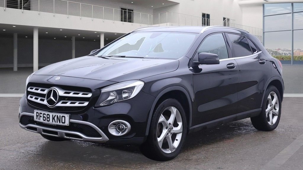 Used Mercedes-Benz GLA 2018 for sale - 76147830: Photo 2
