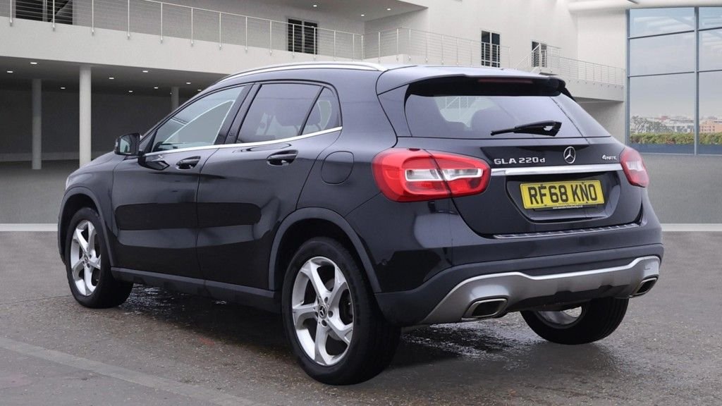 Used Mercedes-Benz GLA 2018 for sale - 76147830: Photo 3