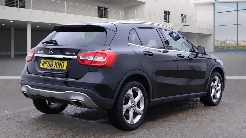 Used Mercedes-Benz GLA 2018 for sale - 76147830: Photo 4