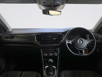 Used Volkswagen T-Roc 2019 for sale - 78996447: Photo