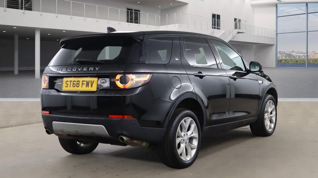 Used Land Rover Discovery Sport 2018 for sale - 76469917: Photo 4