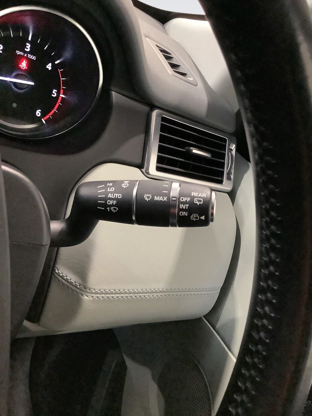 Used Land Rover Discovery Sport 2019 for sale - 77394299: Photo 15