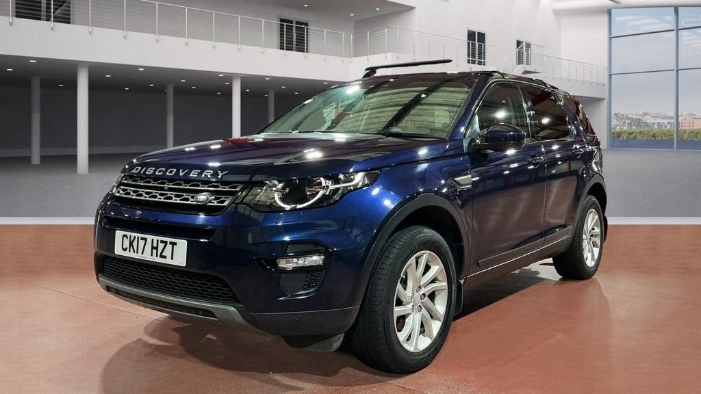 Used Land Rover Discovery Sport 2017 for sale - 76386644: Photo 2