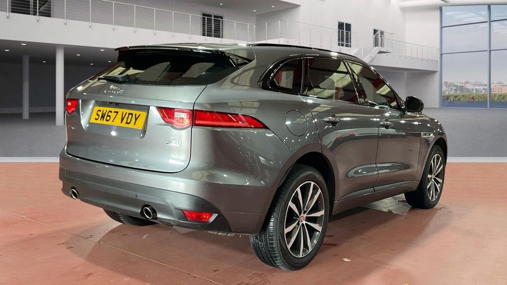 Used Jaguar F-Pace 2017 for sale - 76496851: Photo 4