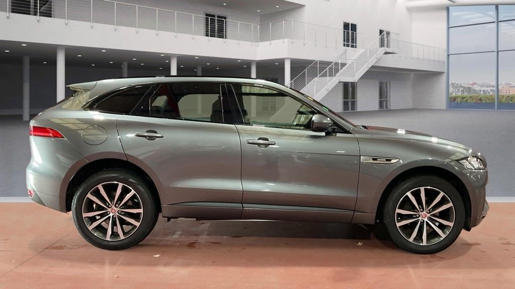 Used Jaguar F-Pace 2017 for sale - 76496851: Photo 5