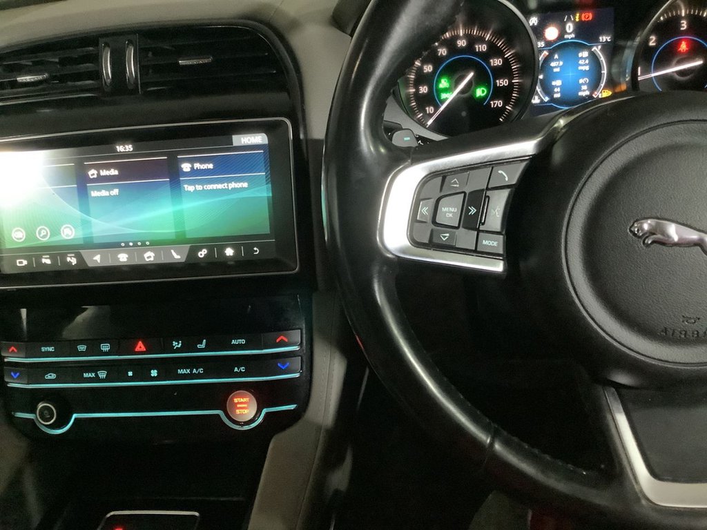 Used Jaguar F-Pace 2019 for sale - 76111875: Photo 18