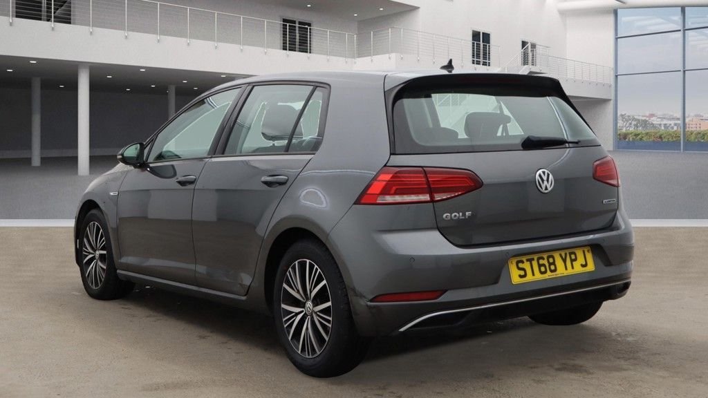Used Volkswagen Golf 2019 for sale - 76496844: Photo 3