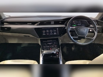 Used Audi e-tron 2019 for sale - 77048980: Photo