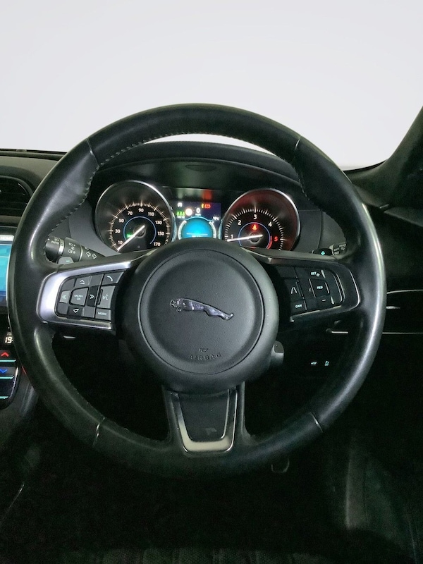 Used Jaguar F-Pace 2018 for sale - 76168518: Photo 16
