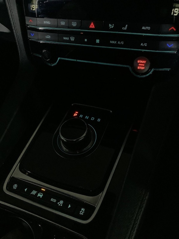 Used Jaguar F-Pace 2018 for sale - 76168518: Photo 25