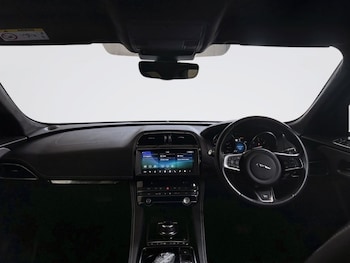 Used Jaguar F-Pace 2019 for sale - 78930510: Photo