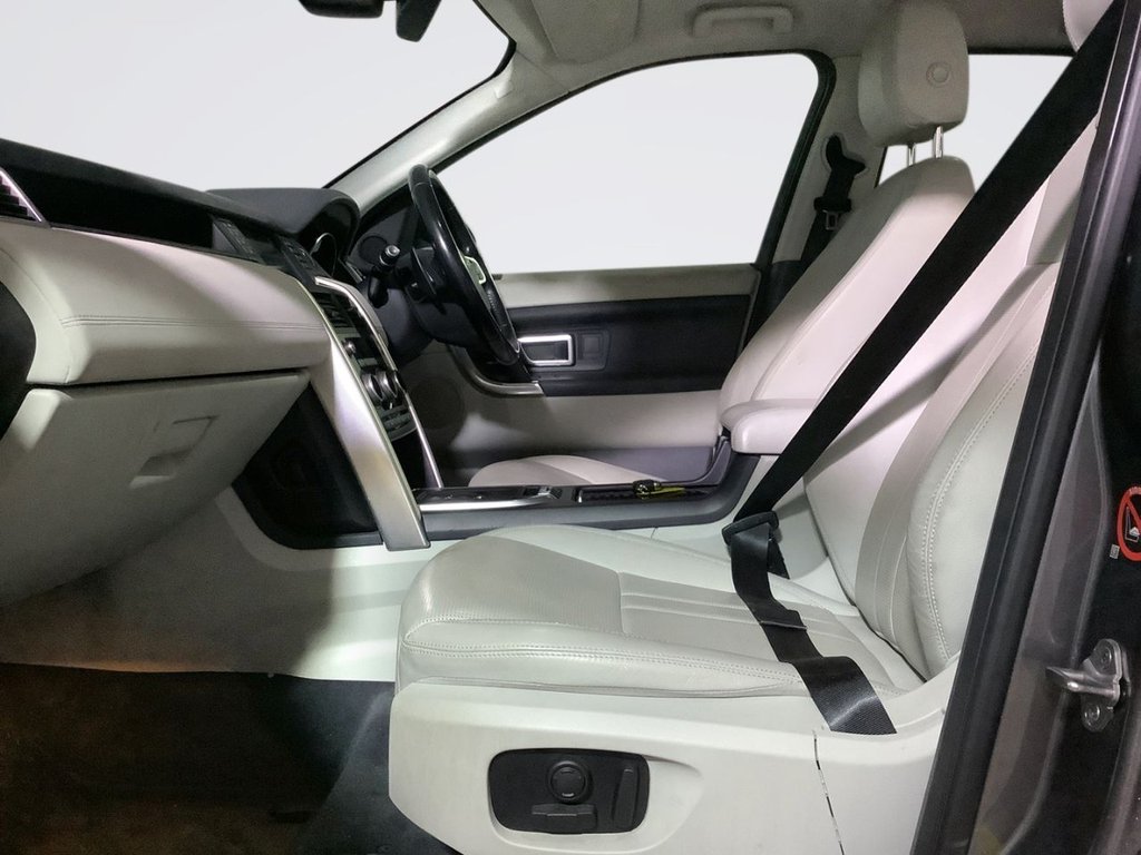 Used Land Rover Discovery Sport 2017 for sale - 76274067: Photo 12