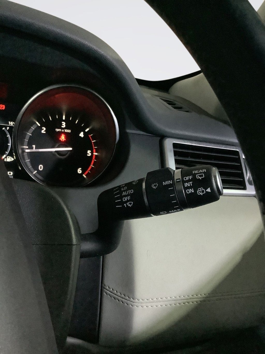 Used Land Rover Discovery Sport 2017 for sale - 76274067: Photo 23