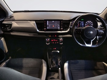 Used Kia Stonic 2020 for sale - 76751090: Photo