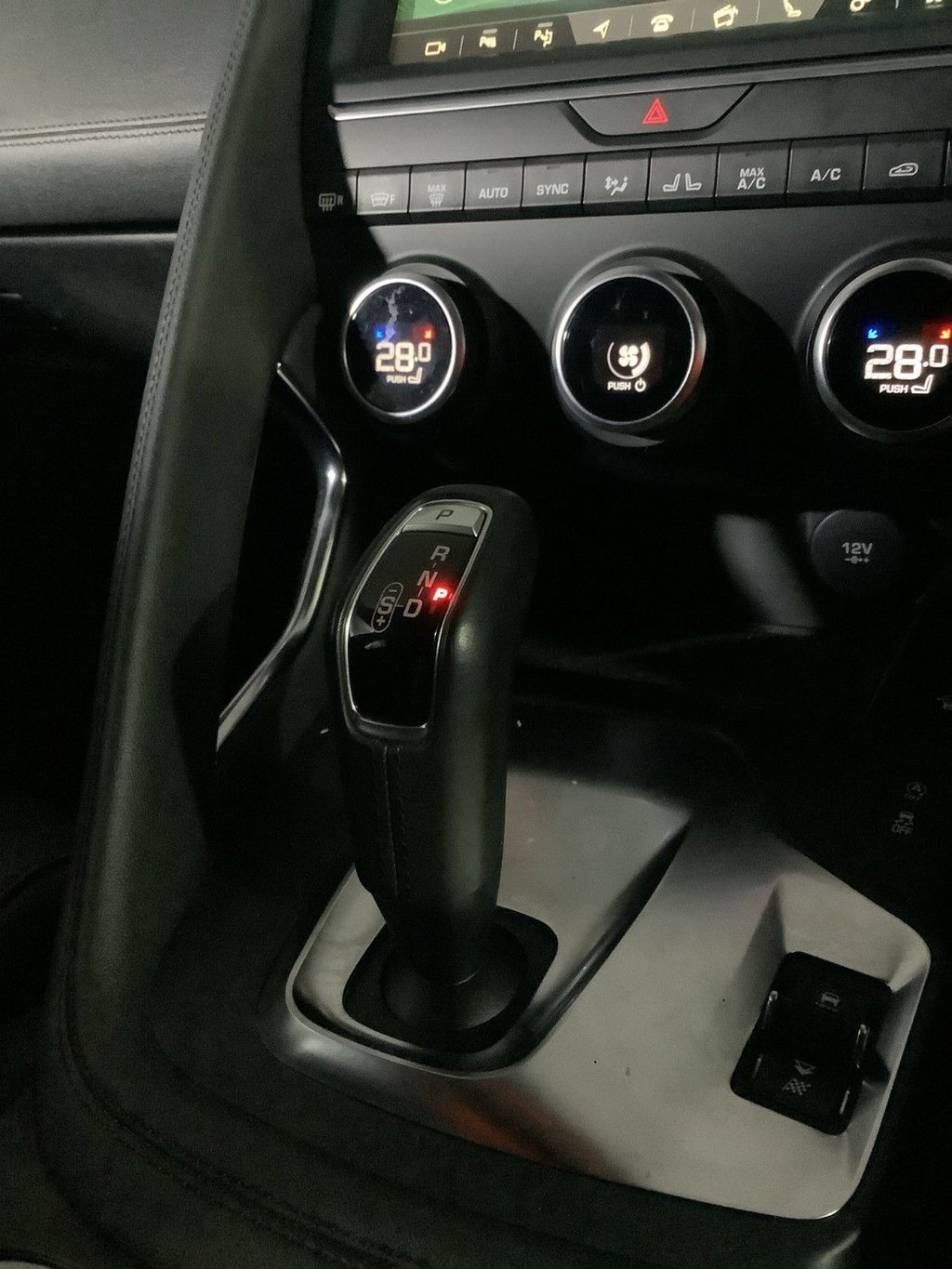 Used Jaguar E-Pace 2019 for sale - 76474564: Photo 24