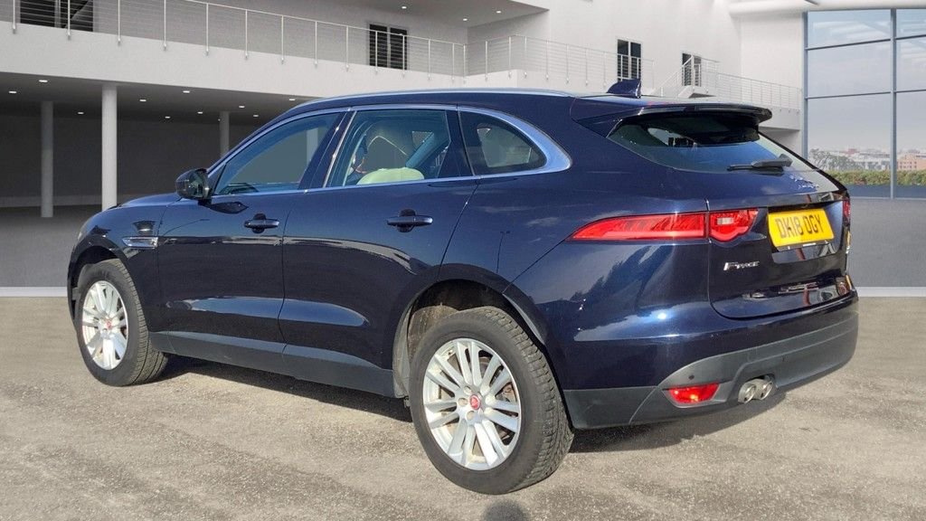 Used Jaguar F-Pace 2018 for sale - 76582577: Photo 3