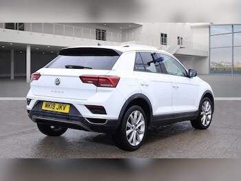 Used Volkswagen T-Roc 2019 for sale - 76501051: Photo