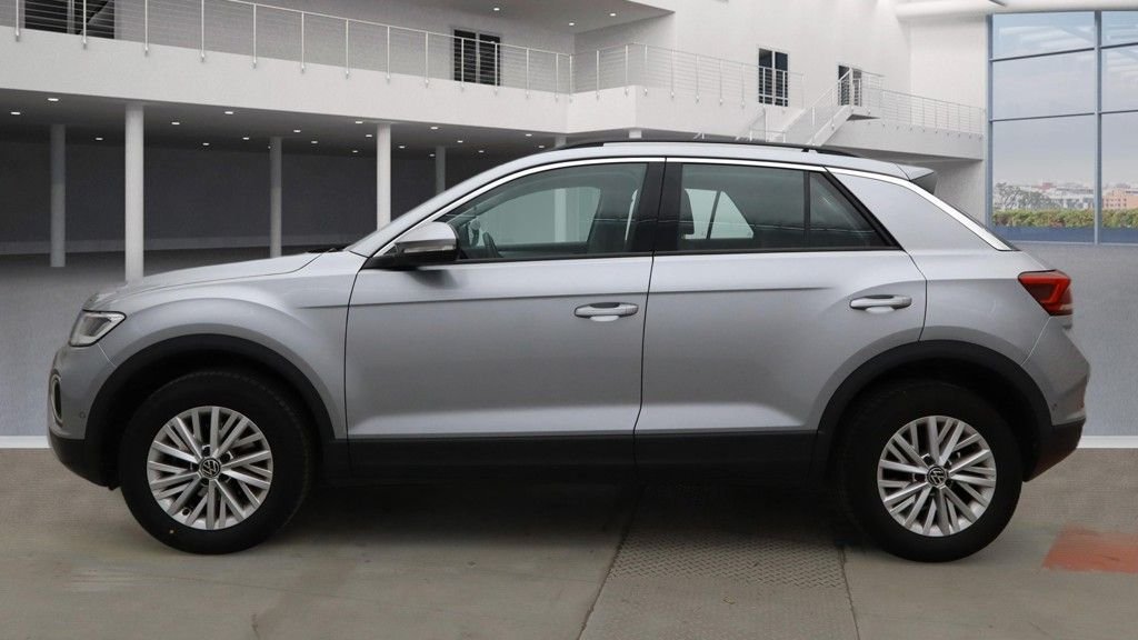Used Volkswagen T-Roc 2023 for sale - 77369577: Photo 9