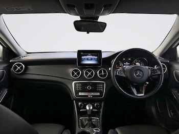 Used Mercedes-Benz GLA 2019 for sale - 79466199: Photo