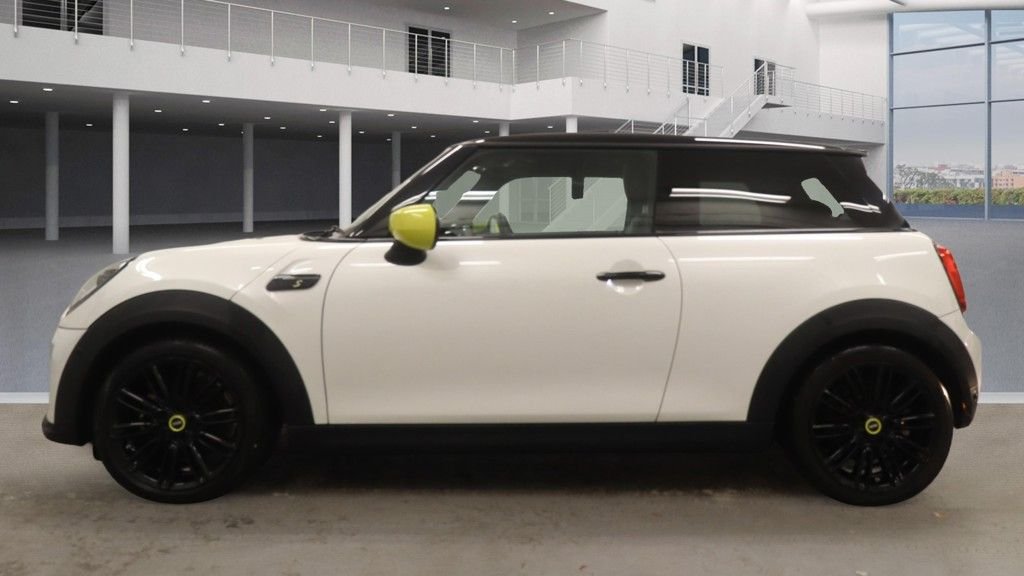 Used MINI Hatch 2022 for sale - 77360210: Photo 6